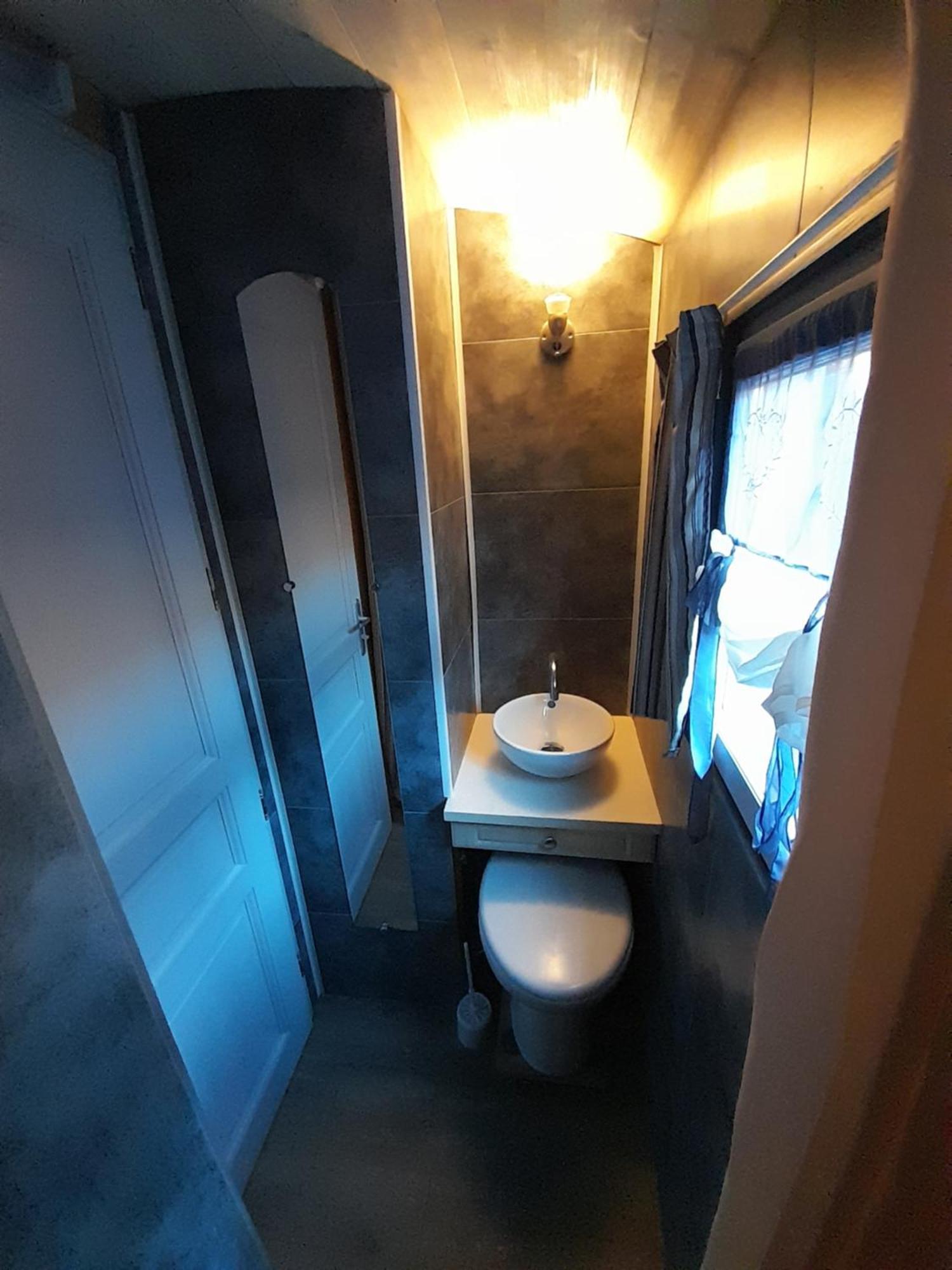 Location Type Gite, Chambre D'Hote, Meuble De Tourisme Dans Joli Petit Chalet Typique Et Ou Jolie Roulotte Type Boheme Waldighoffen Exterior foto