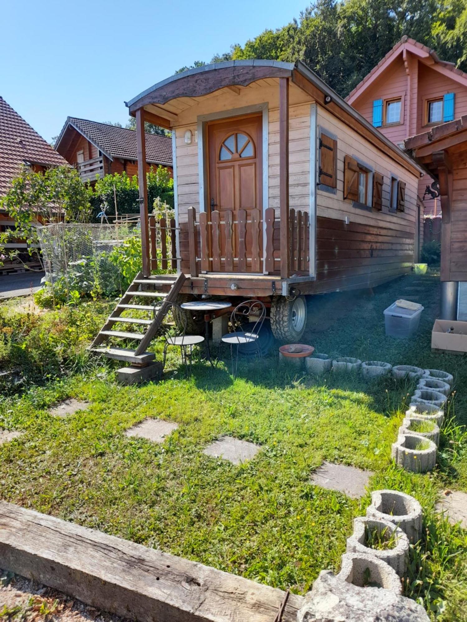 Location Type Gite, Chambre D'Hote, Meuble De Tourisme Dans Joli Petit Chalet Typique Et Ou Jolie Roulotte Type Boheme Waldighoffen Exterior foto