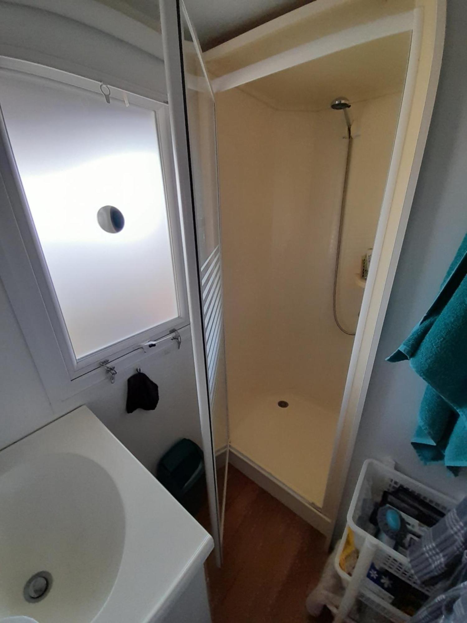 Location Type Gite, Chambre D'Hote, Meuble De Tourisme Dans Joli Petit Chalet Typique Et Ou Jolie Roulotte Type Boheme Waldighoffen Exterior foto