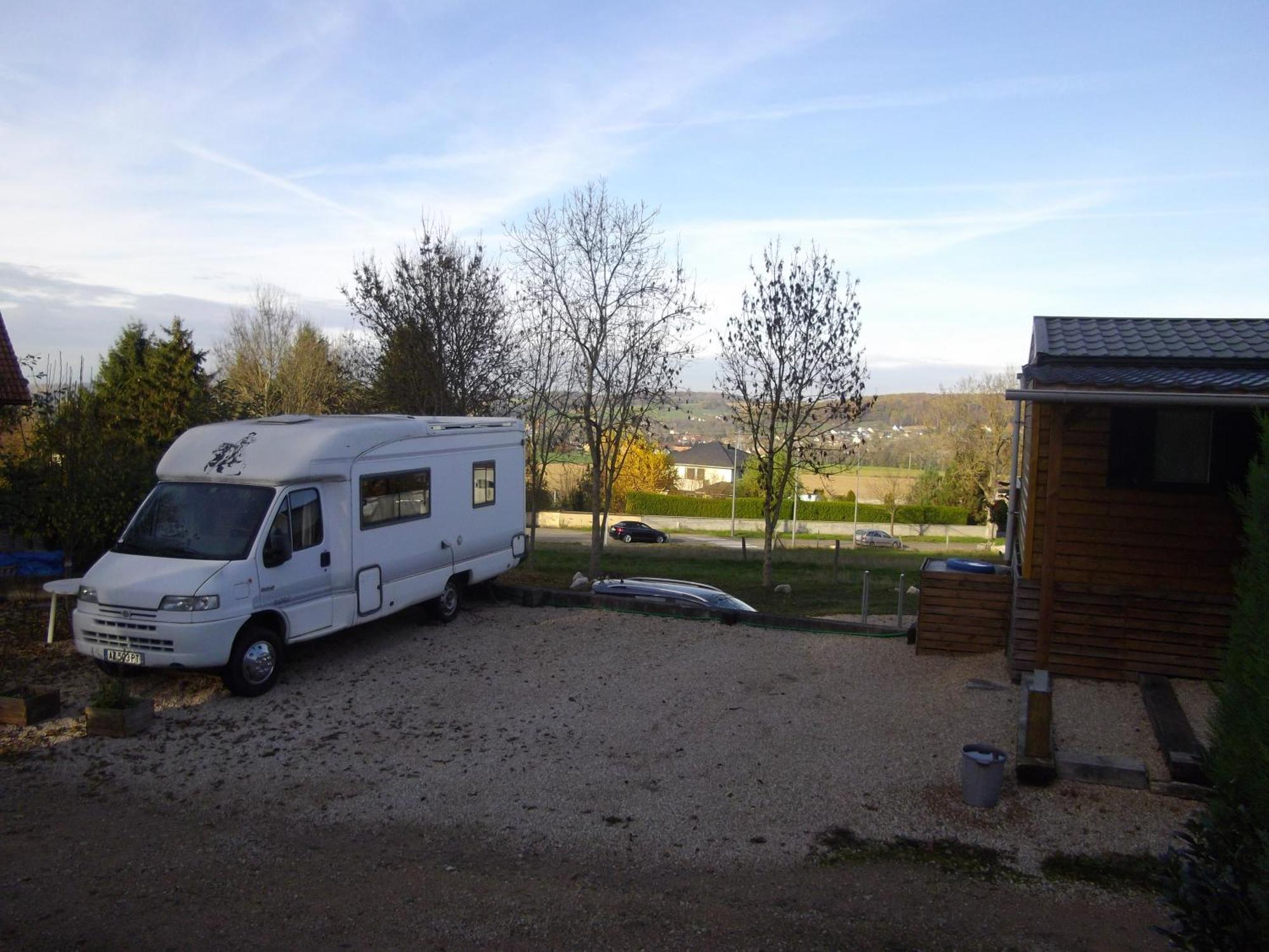 Location Type Gite, Chambre D'Hote, Meuble De Tourisme Dans Joli Petit Chalet Typique Et Ou Jolie Roulotte Type Boheme Waldighoffen Exterior foto