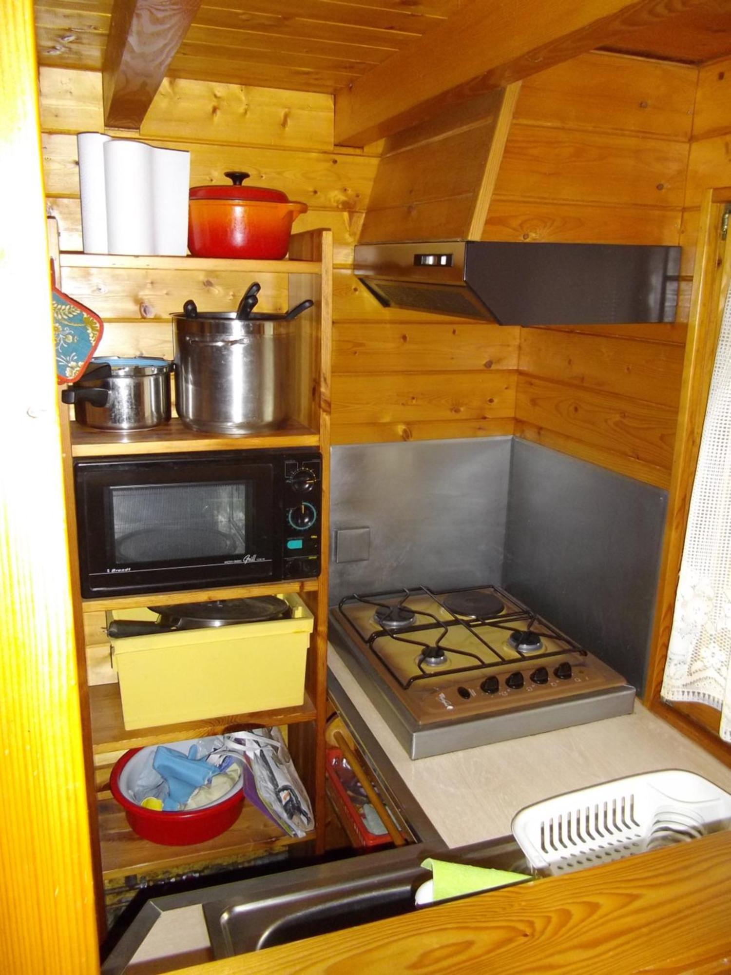 Location Type Gite, Chambre D'Hote, Meuble De Tourisme Dans Joli Petit Chalet Typique Et Ou Jolie Roulotte Type Boheme Waldighoffen Exterior foto